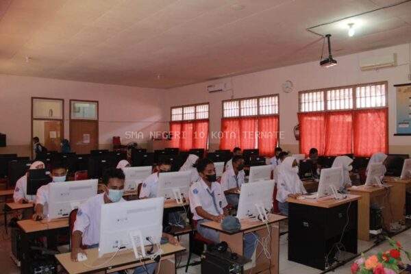 Pelaksanaan Asesmen Nasional di SMA Negeri 10 Kota Ternate Berjalan Lancar